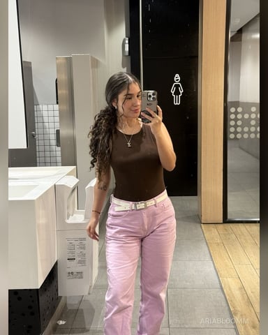 AriaBloomm photo