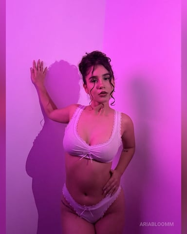 AriaBloomm photo