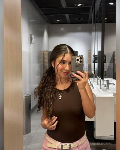 AriaBloomm photo