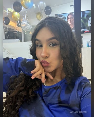AriaBloomm photo