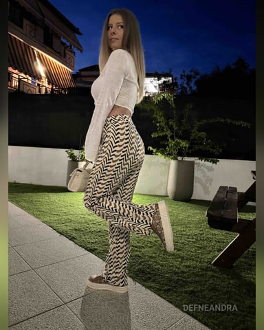 DefneAndra foto