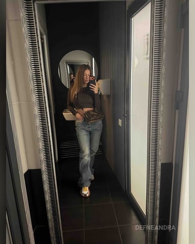DefneAndra foto