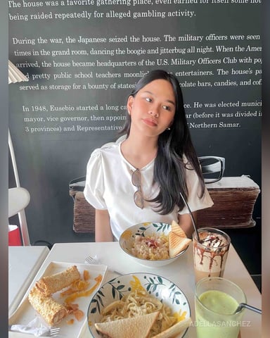 AdellaSanchez Foto