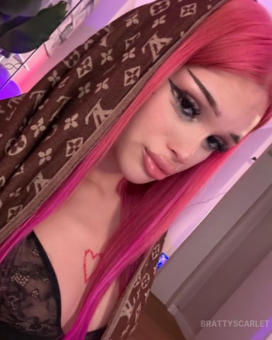 BrattyScarlet photo 4