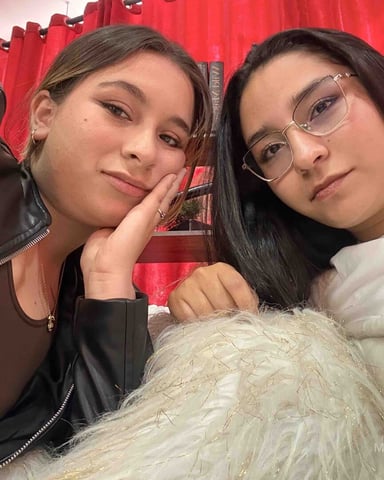 MarianaandNahi foto