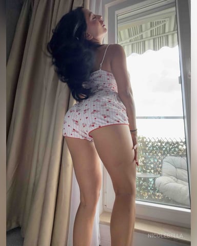NicoleBella photo