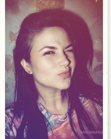 CarolinnaSaenz photo