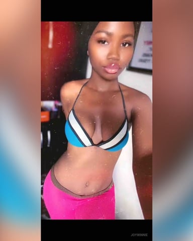 JoyWinnie foto