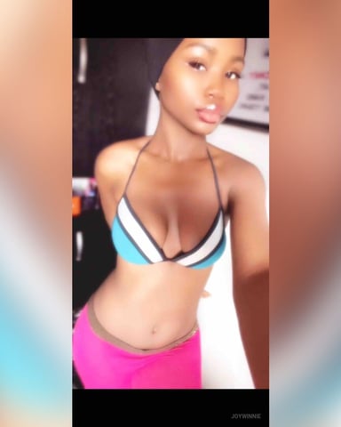 JoyWinnie foto