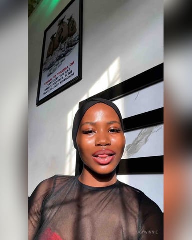 JoyWinnie foto