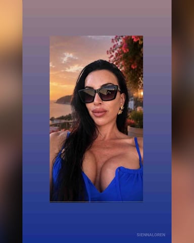 SiennaLoren foto