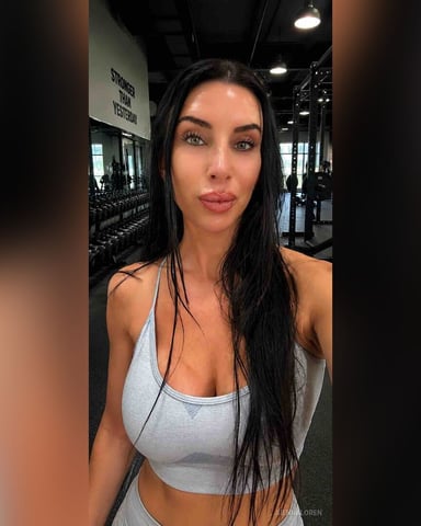 SiennaLoren foto