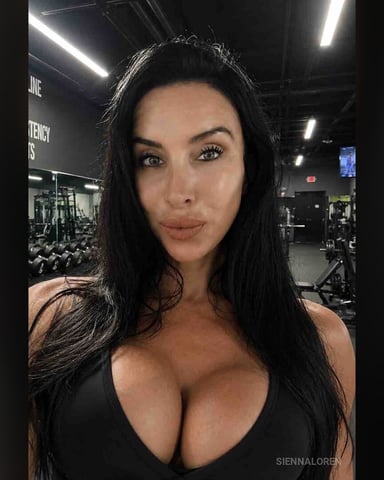 SiennaLoren foto