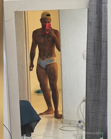 TysonWalkers photo 5