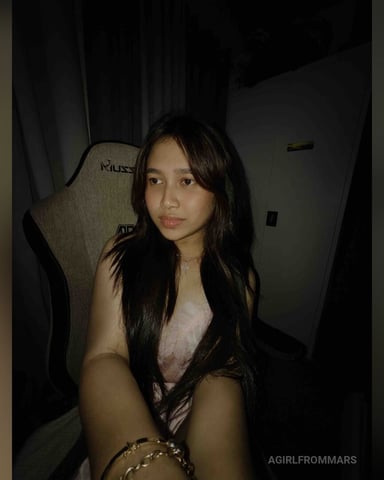 Agirlfrommars, fotografie