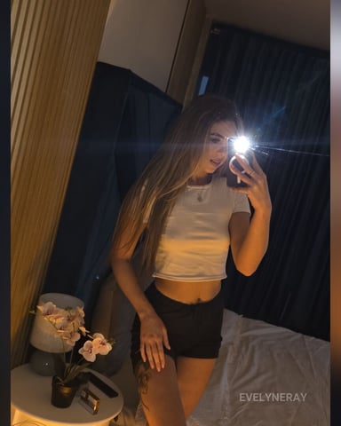 EvelyneRay foto