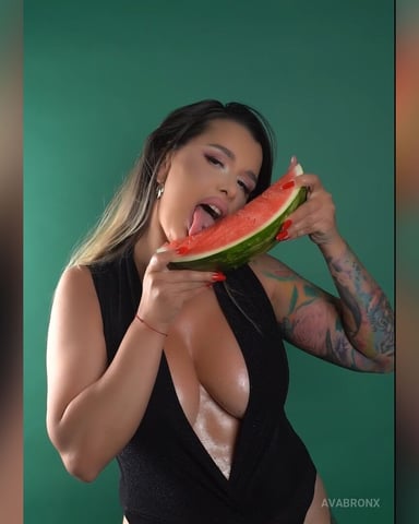 AvaBronX photo