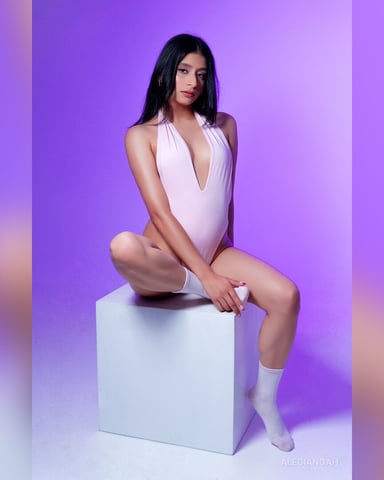 AleciaNoah photo