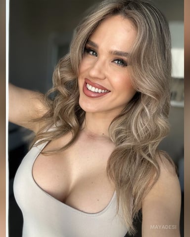 MayaDesi foto