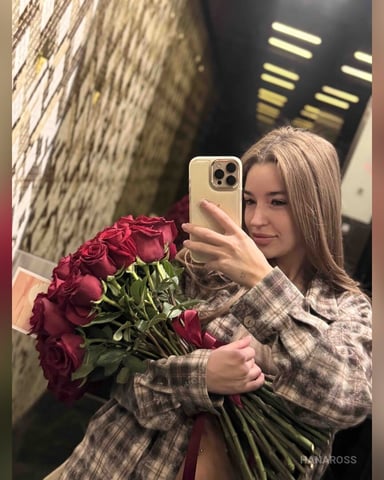 HanaRoss photo