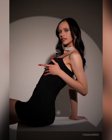 TaraHarris foto