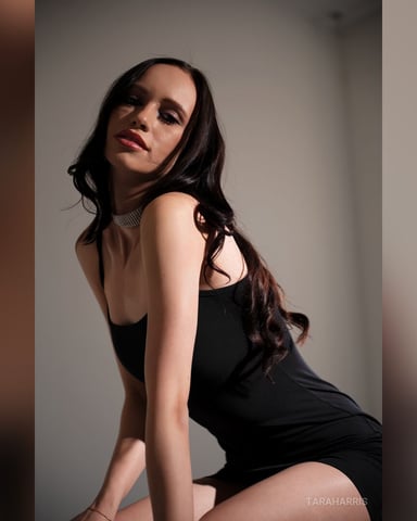 TaraHarris foto