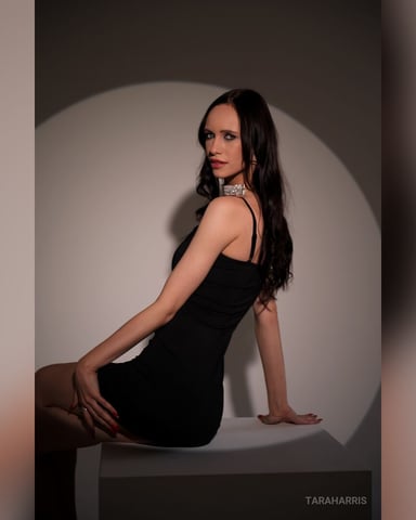 TaraHarris foto