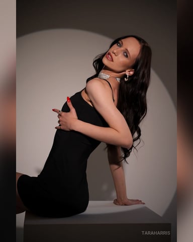 TaraHarris foto