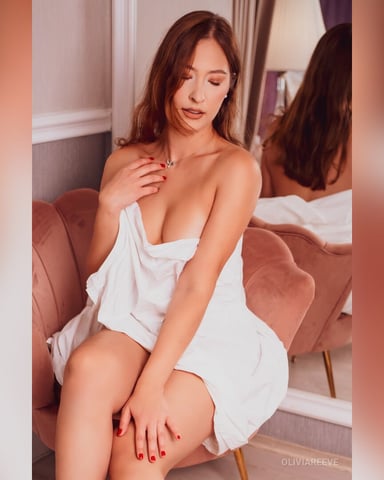 OliviaReeve photo