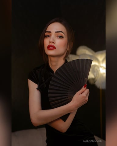 AlienaMoore, fotografie