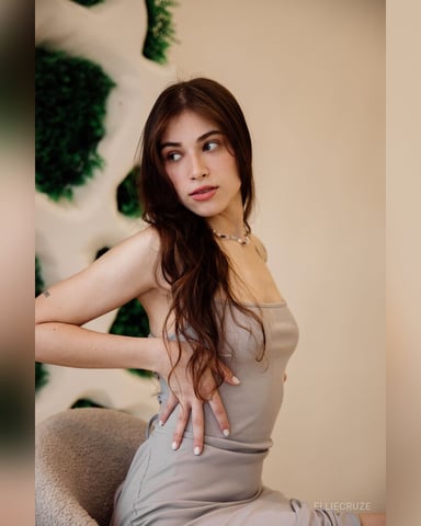EllieCruze photo