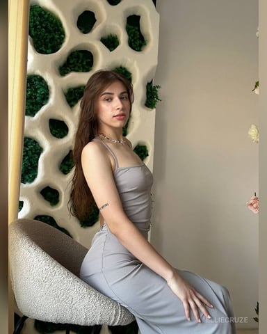 EllieCruze photo
