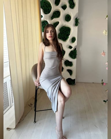 EllieCruze photo