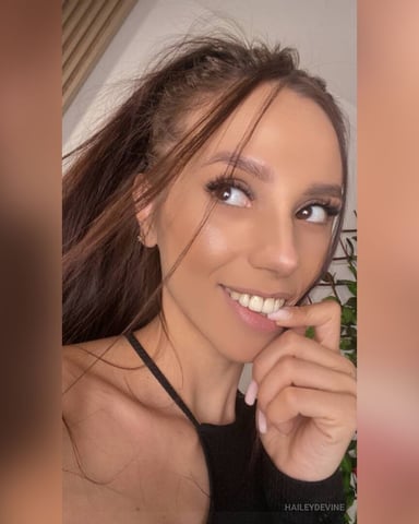 HaileyDevine foto