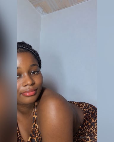 Sweetzylie photo 3
