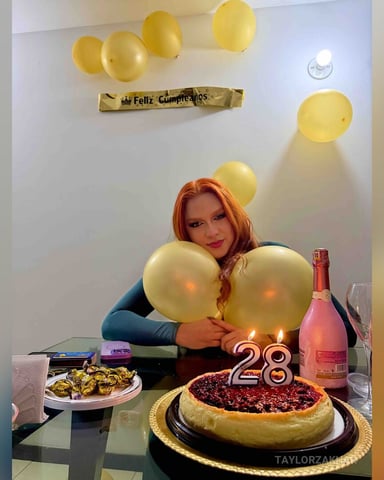 TaylorZakhar Foto