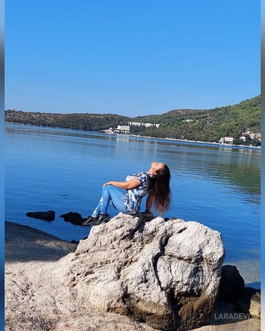 LaraDevi Foto