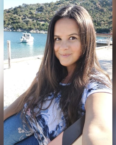 LaraDevi Foto