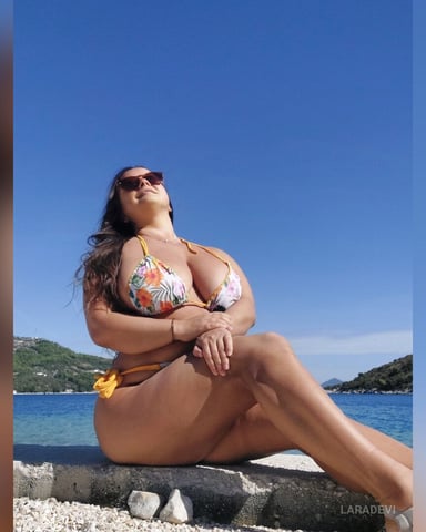LaraDevi Foto