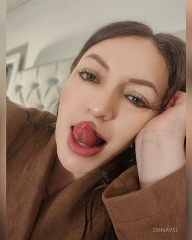 EmmaVel photo