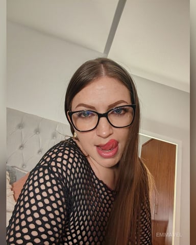 EmmaVel photo