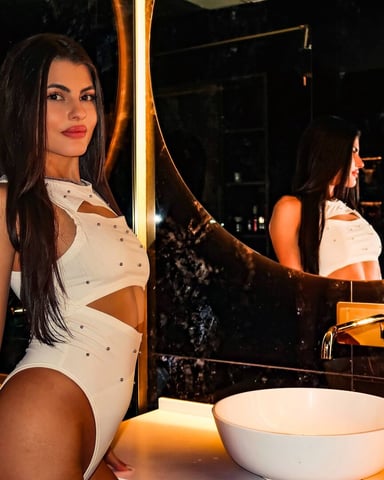 Yasmina Foto