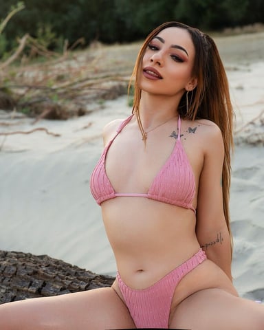 AlizeeBlair photo