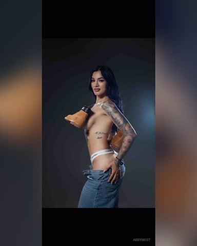AbbyMost, fotografie