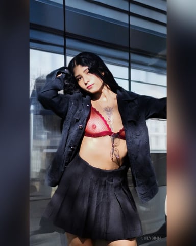 LolySinn photo 1