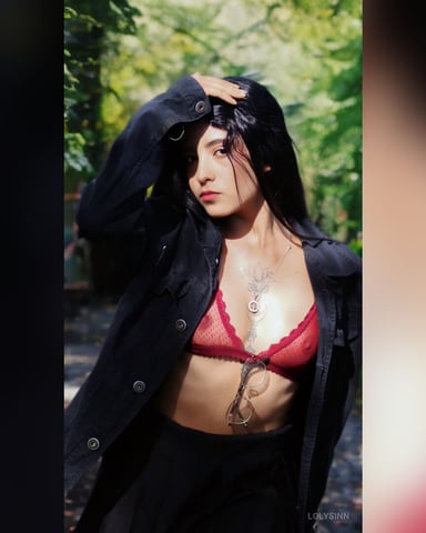 LolySinn photo 3
