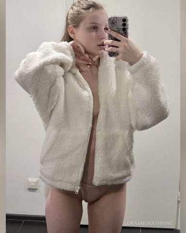 LoraAndKathrine foto