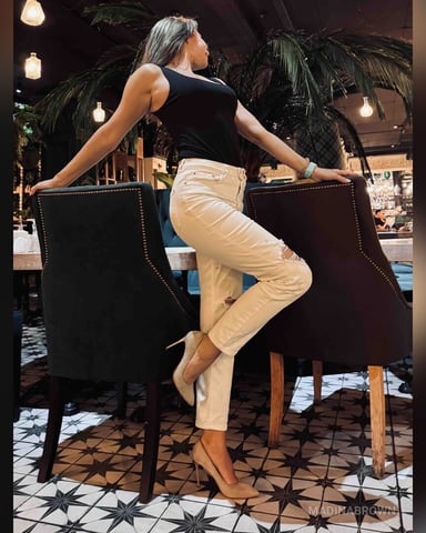 MadinaBrown photo