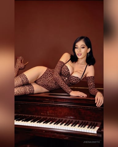 JhenaSmith foto