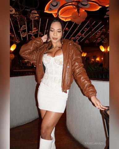PamelaHazel foto